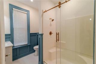 Bricks & Chance Luxury 5 BR home, NEAR Benedictine - 2