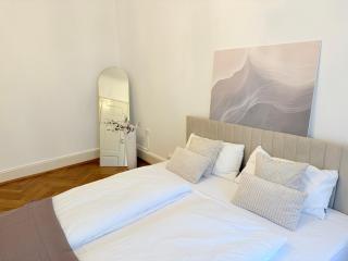 Aurevo 3BR Apartment for 6 - Free Baselcard - 2