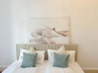 Aurevo 3BR Apartment for 6 - Free Baselcard - 5