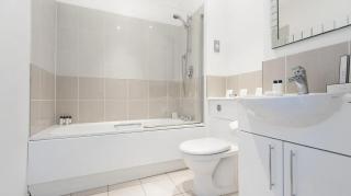 Charming 2 Bedroom Apartment in Heart of Schwaben - 5