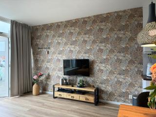 Green Happiness With Private Parking - 1