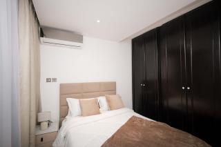 Luxury 3BR Alema Court, Pool & Airport Close - 1