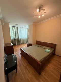 Посуточно и почасово 2 комнатная квартира Новострой Комфорт - 2