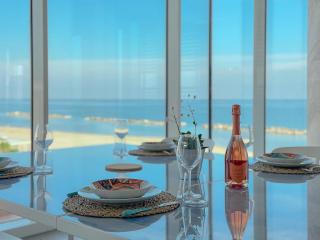Appartamento Elegante e Spazioso con Vista Mare by Host Hero - 3