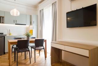 Bellavista Buzz Stylish 1BR Haven Just Steps from the Metro - 4