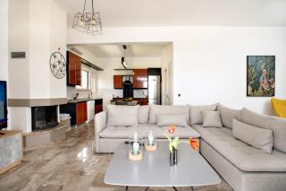 Vagioni Seaside Villa - 7