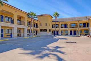 Weslaco Inn by Capital O Near Mercedes - 5