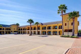 Weslaco Inn by Capital O Near Mercedes - 6