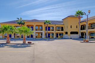 Weslaco Inn by Capital O Near Mercedes - 8