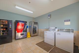 Weslaco Inn by Capital O Near Mercedes - 4