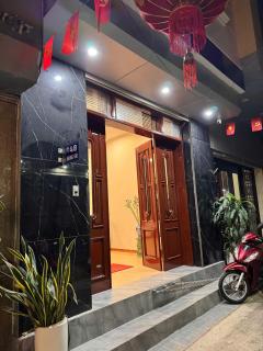 Chip's Cozy Crib - 8