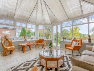 Featherstone House - 8