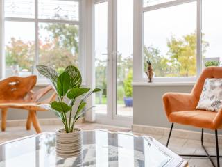 Featherstone House - 3