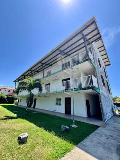 Air-conditioned studio with mezzanine in Cayenne - 8