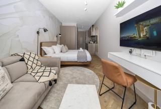 Luxury Executive Studio - One Rosebank - 2