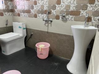 Home & Heart Homestay - 8