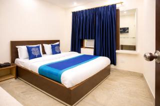 The Hotel Blue Moon - Near to Station - With Premium Quality - 1