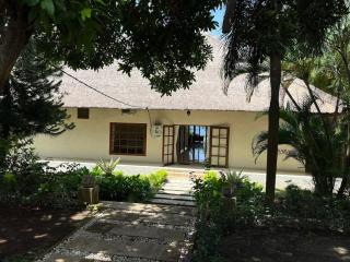 Beachfront Villa Nirwana with Private Jacuzzi - 5