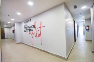 Hotel O by OYO Crown Aura - 8