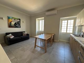 Valletta Minimal, Breezy, Coastal chic City Life - 8