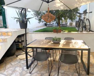 Great outdoor living steps away from the beach - 0