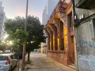 Great location, 2 bedrooms, 2 bathrooms - 7