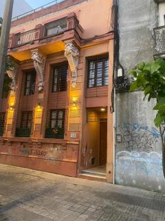 Great location, 2 bedrooms, 2 bathrooms - 6