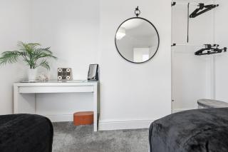 Lovely 4b Stay- Ideal for Contractors & Families - 8