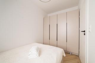 Stacja Jeżyce Lavish Apartment by BookingHost - 1