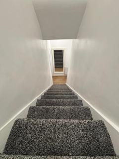 4-Bed - 3 En-Suites - Central Darlington - 6