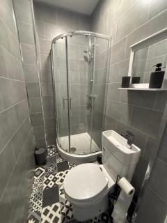 4-Bed - 3 En-Suites - Central Darlington - 1