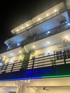 Royal Crown City Hotel - 0