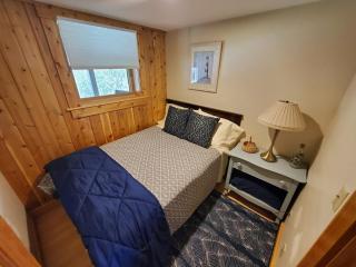 Sunset Cabin by the Sea, Log cabin stunning views - 7