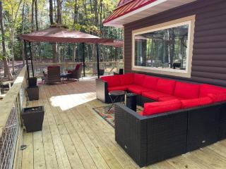 At Grandma's Cabin - Luxury Escape On 100 Acres - 8