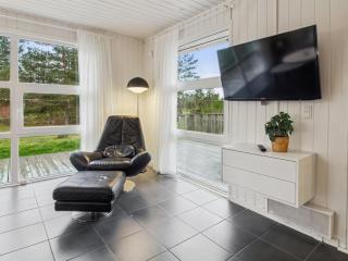 Holiday Home Tora - 3km from the sea by Interhome - 5