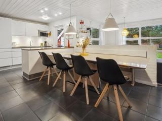 Holiday Home Tora - 3km from the sea by Interhome - 2