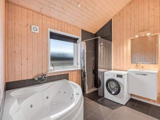 Holiday Home Elenore - 900m from the sea by Interhome - 5