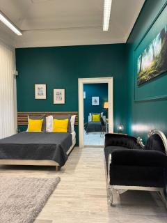 Cozy Central Two-Bedroom Apartment - 8