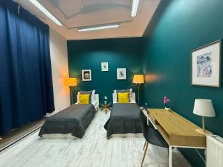 Cozy Central Two-Bedroom Apartment - 7