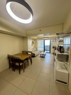 BalaiCo Tagaytay 12F 2BR w balcony TAAL view - 2