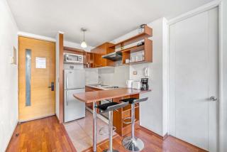 Central Suite 1D - 3 people with Desk - 3