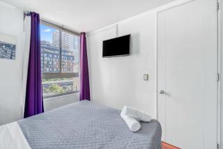 Central Suite 1D - 3 people with Desk - 2