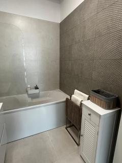 Lake On Exclusive - 1