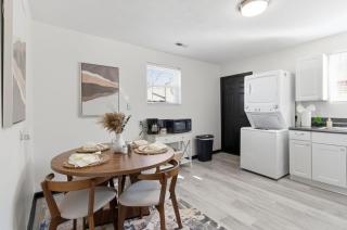 Minutes from the Beach! Navy Base and fishing pier! - 4