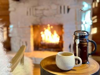 2 Stylish Cabins 1 Stunning Property 6 Guests - 1