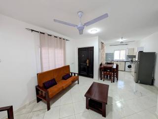 Bright 3-Bedroom Bungalow in Tujereng Sleeps 6 - 8