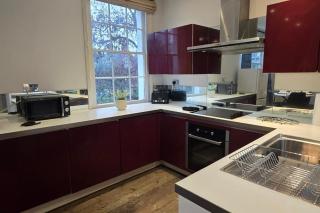 Apartment - Sleeps 6 & Near Station - 5