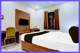 Hotel Aaryex Premium Near Railway Station - 2