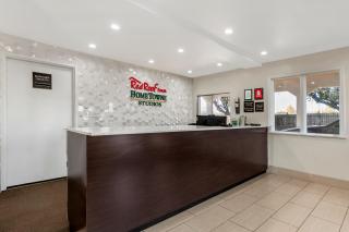 HomeTowne Studios by Red Roof Georgetown, KY - 1