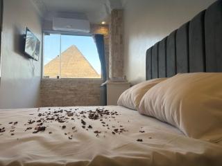 Pyramids essence view - 9